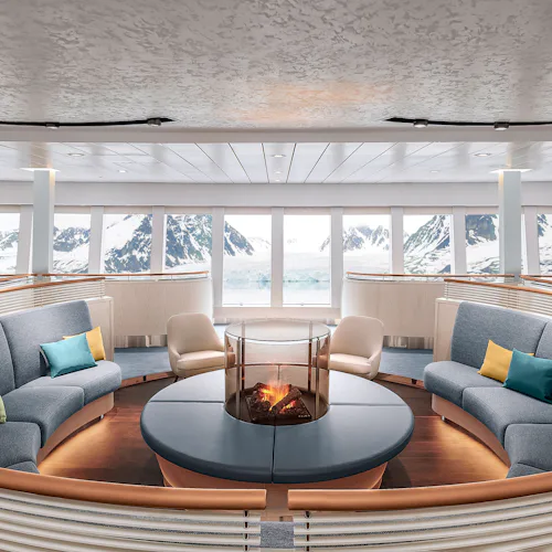 Högst upp, längst fram