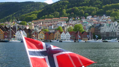 Kryssning Kirkenes till Bergen med 17 maj-firande